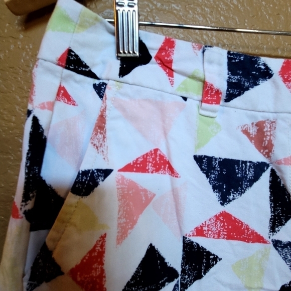 Loft Size 2 Geometrical Chino Shorts Vacation Beach Summer - Picture 3 of 4